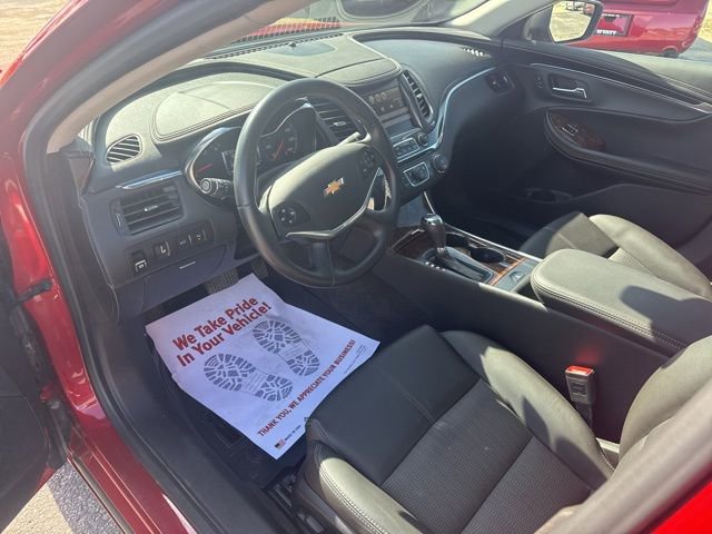 Used 2015 Chevrolet Impala LT w/ Convenience Package image 24