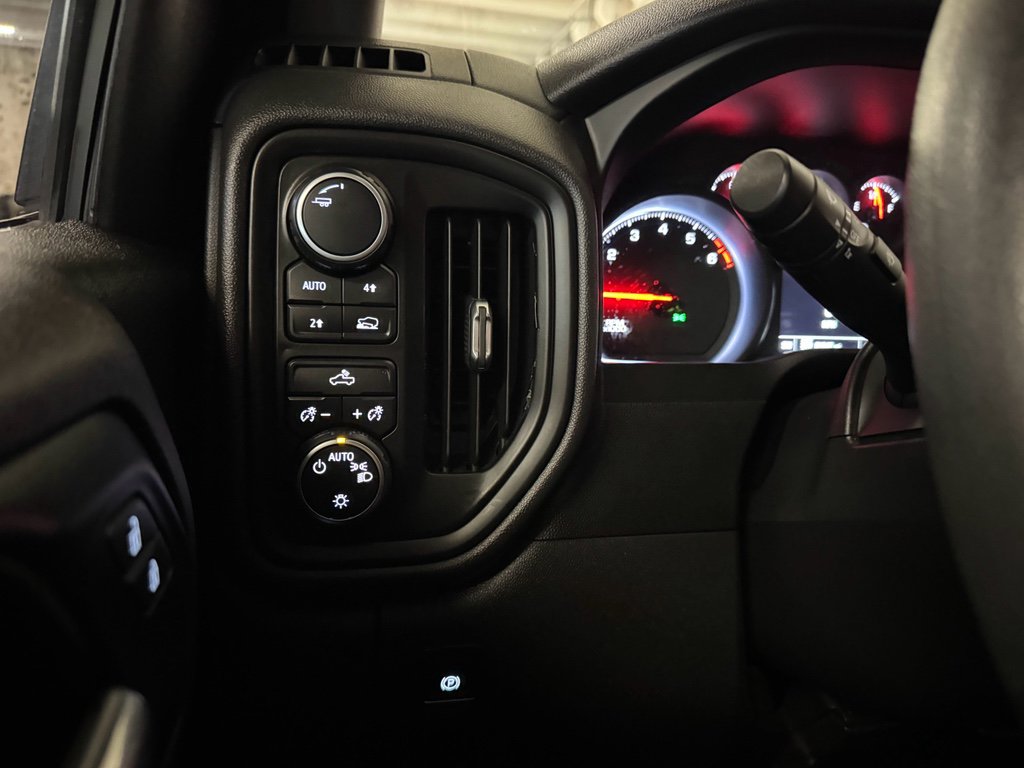 Used 2019 Chevrolet Silverado 1500 Custom w/ Custom Max Trailering Package image 16