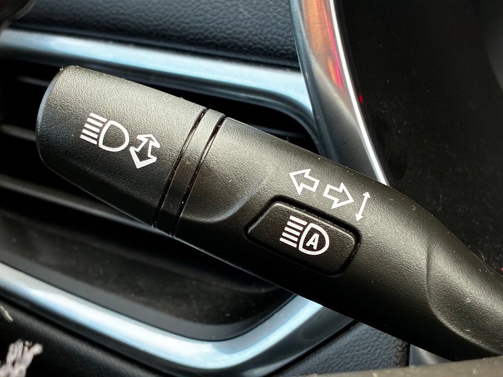 Used 2020 Chevrolet Equinox LT AWD/4WD image 16