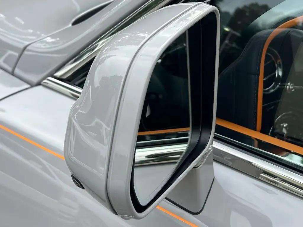 Used 2025 Rolls-Royce Cullinan image 25