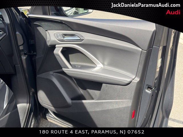 Used 2025 Audi Q5 Premium w/ Convenience Package AWD/4WD image 19