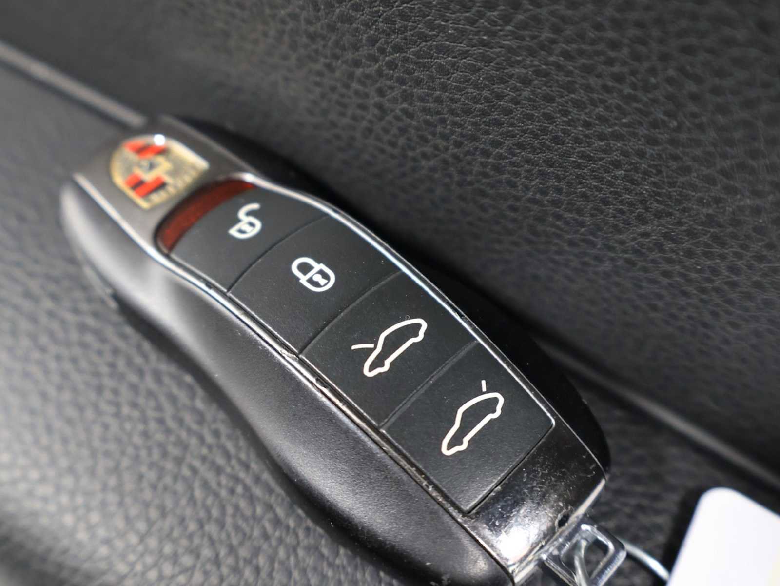 Used 2018 Porsche 718 Cayman RWD image 36