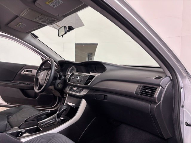 Used 2015 Honda Accord LX image 22