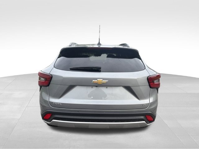 Used 2025 Chevrolet Trax LT w/ Driver Confidence Package FWD image 14