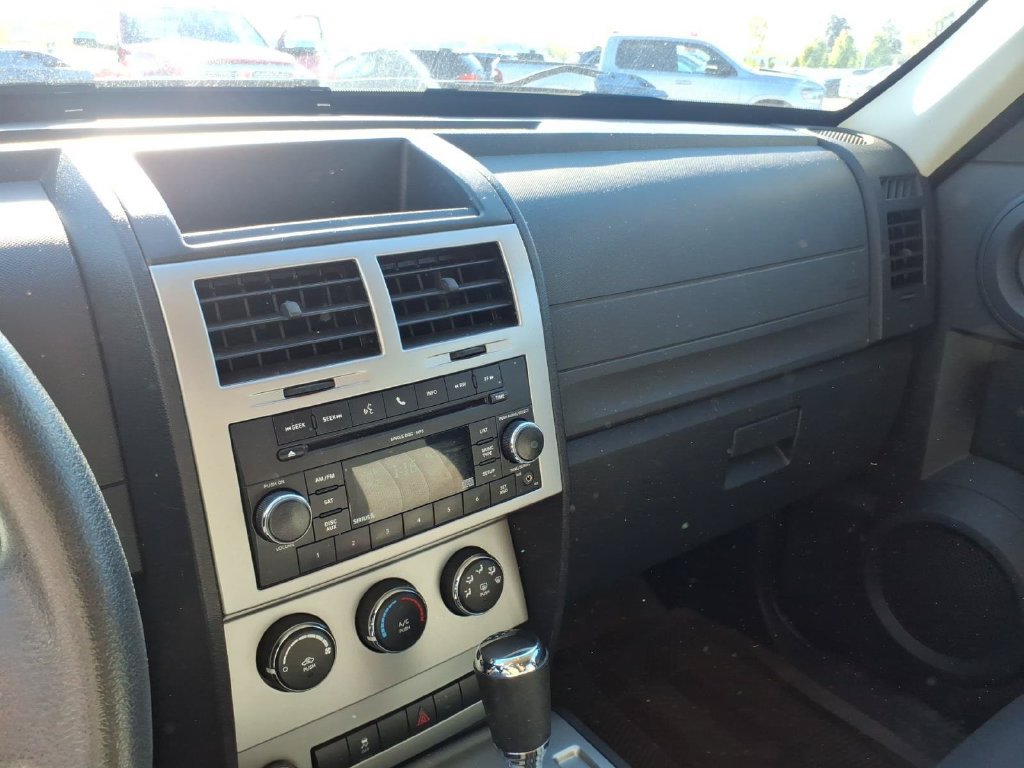Used 2010 Dodge Nitro Heat AWD/4WD image 10