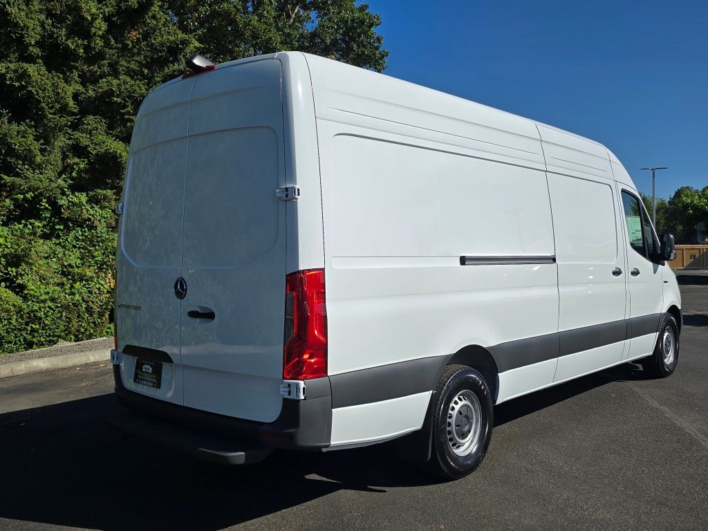 New 2025 Mercedes-Benz eSprinter 170 Cargo image 6