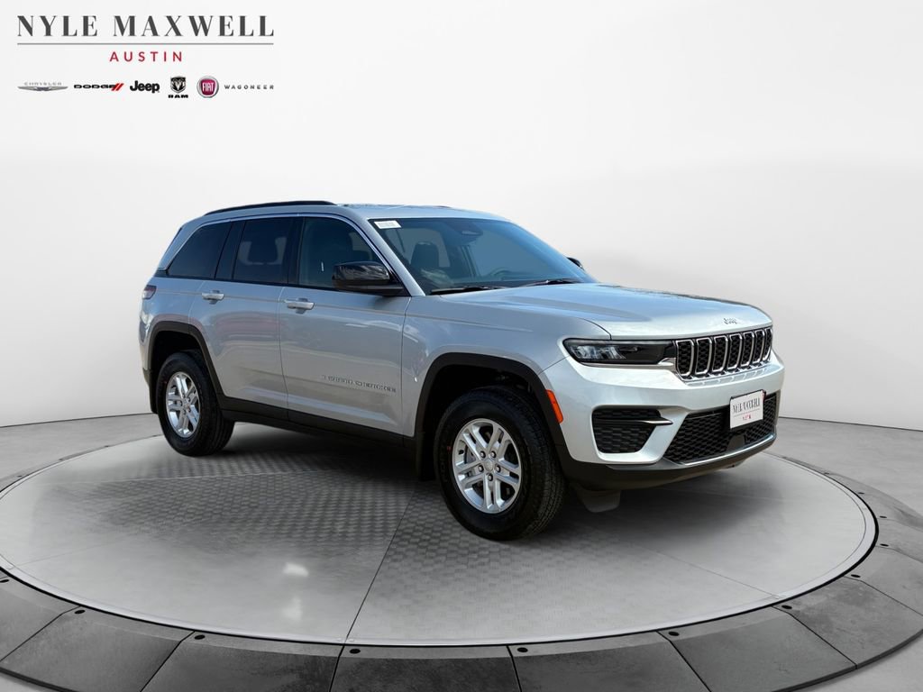 New 2025 Jeep Grand Cherokee Laredo w/ MOPAR Finishing Package RWD image 2
