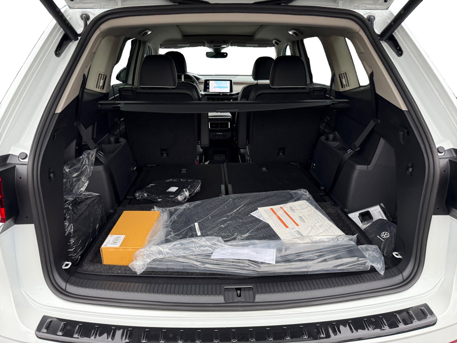 New 2026 Volkswagen Atlas SEL Premium R-Line image 17