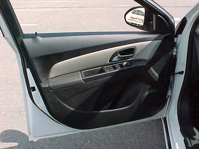 Used 2013 Chevrolet Cruze LS image 21