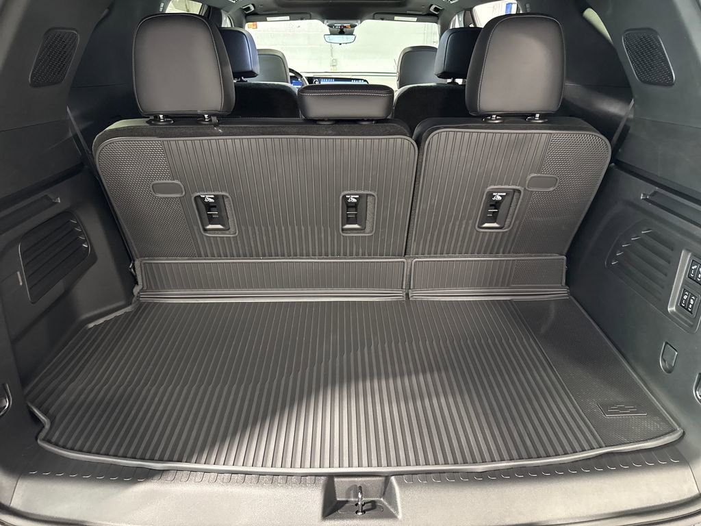 New 2026 Chevrolet Traverse High Country w/ LPO, Floor Liner Package AWD/4WD image 47