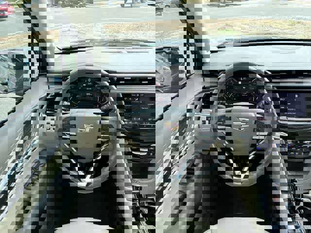 Used 2021 Cadillac XT6 Premium Luxury image 25