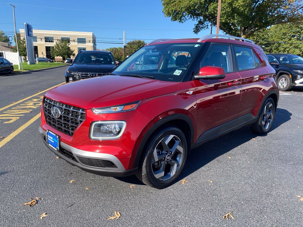Certified 2024 Hyundai Venue Limited FWD image 6