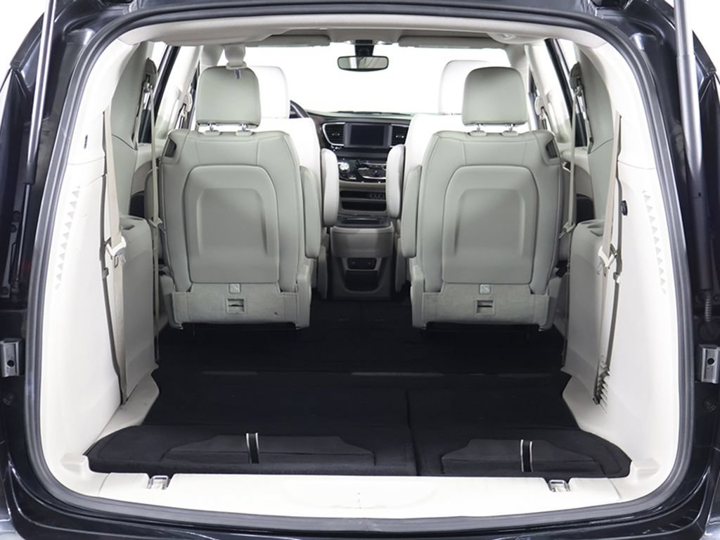Used 2021 Chrysler Voyager Lxi FWD image 15