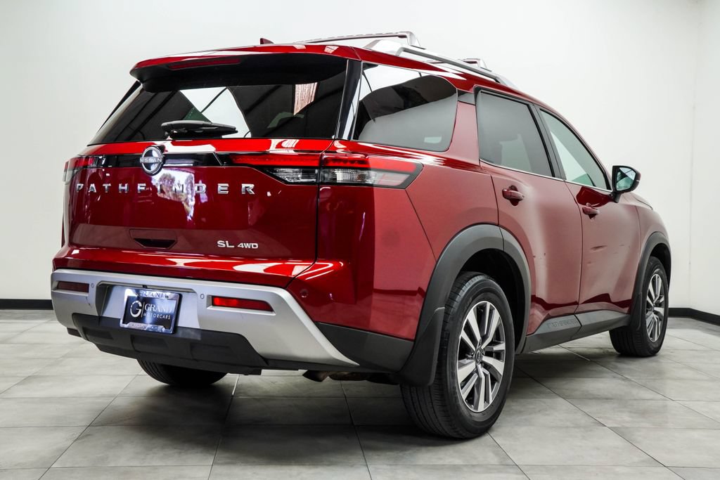 Used 2023 Nissan Pathfinder SL AWD/4WD image 12