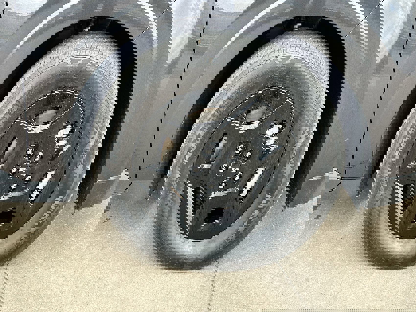 Used 2025 Kia Carnival image 10