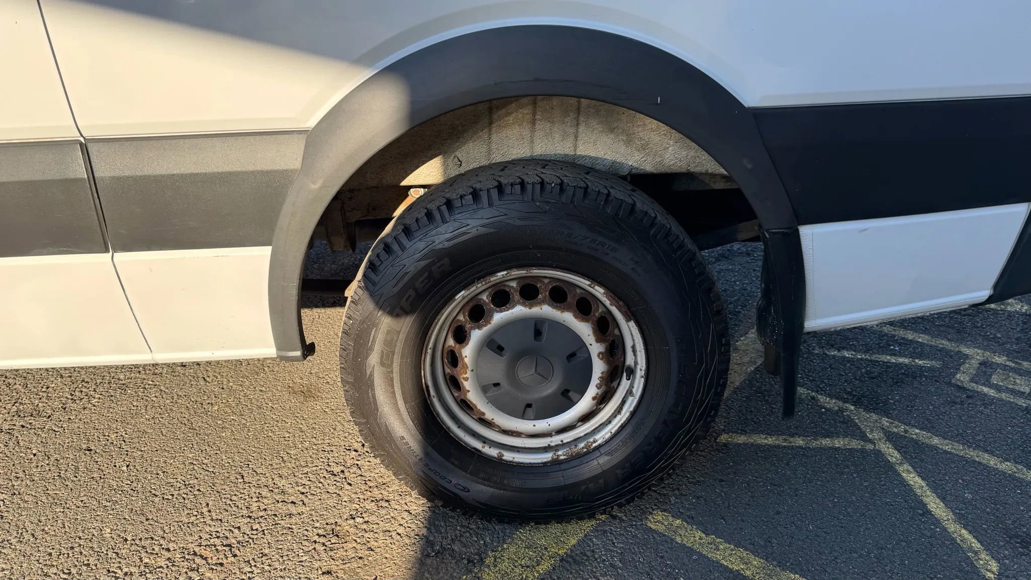 Used 2014 Mercedes-Benz Sprinter 2500 image 24