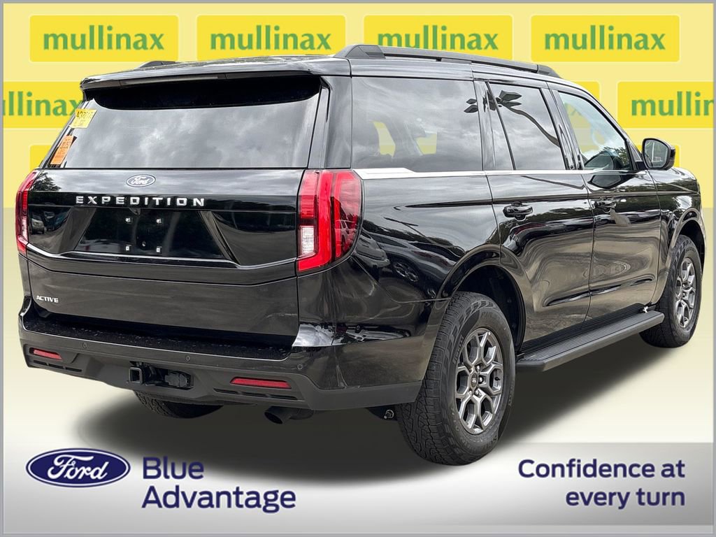 Used 2025 Ford Expedition Active RWD image 4