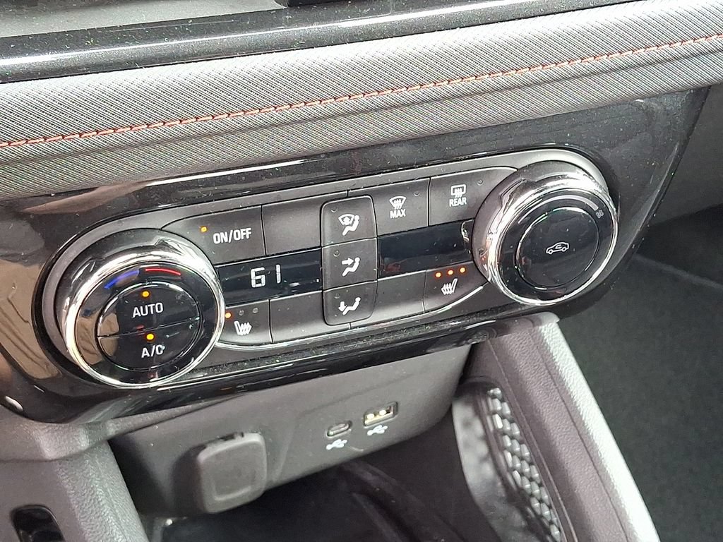 Used 2025 Chevrolet TrailBlazer RS w/ Convenience Package AWD/4WD image 15