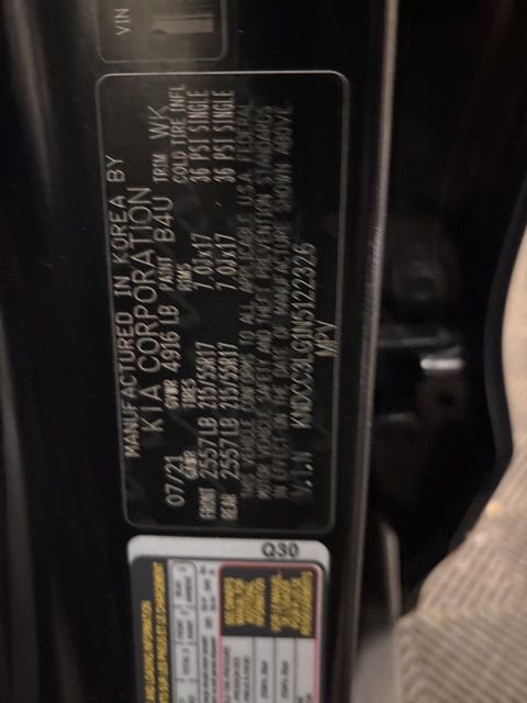 Certified 2022 Kia Niro EX w/ Cold Weather Package image 12