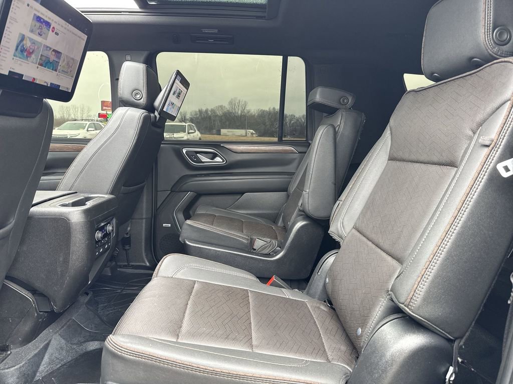 Used 2023 Chevrolet Suburban High Country image 25