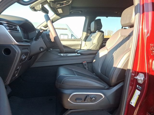 New 2026 Jeep Grand Wagoneer Limited AWD/4WD image 6