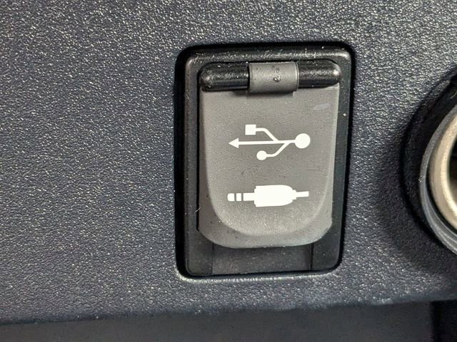 Used 2018 Toyota RAV4 LE image 19