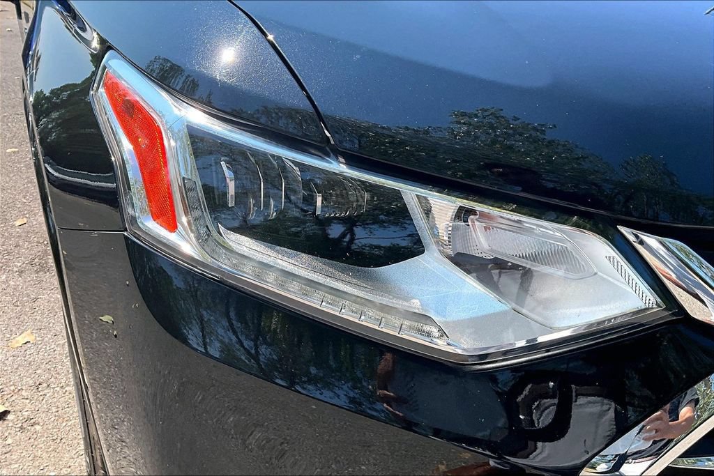 Used 2019 Chevrolet Traverse High Country w/ LPO, Floor Liner Package AWD/4WD image 40