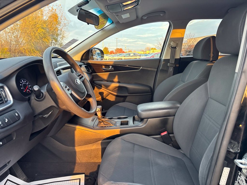 Used 2020 Kia Sorento LX FWD image 11
