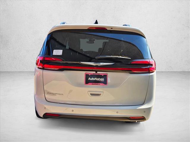New 2026 Chrysler Pacifica Pinnacle image 8