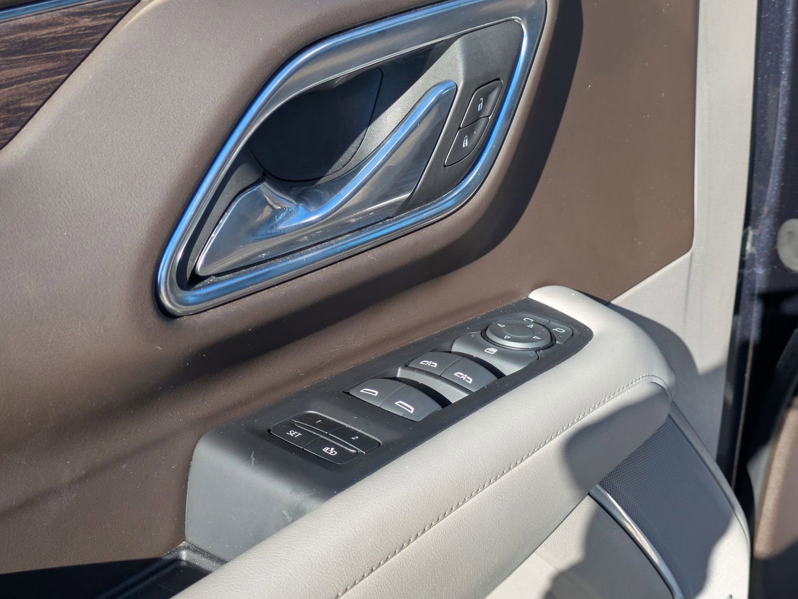 Used 2023 Chevrolet Suburban LT image 12