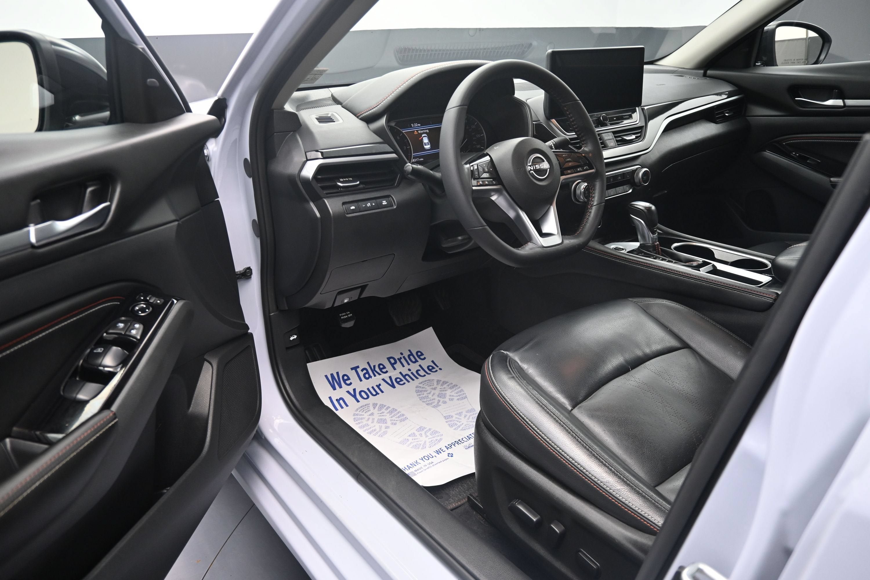 Used 2023 Nissan Altima 2.5 SR w/ SR Premium Package FWD image 10