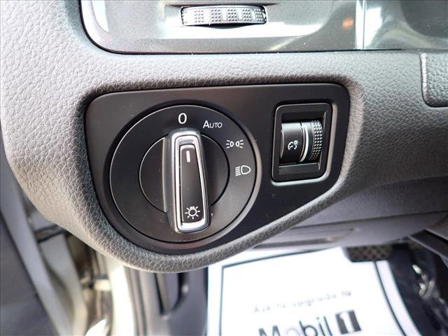 Used 2018 Volkswagen Golf S image 13