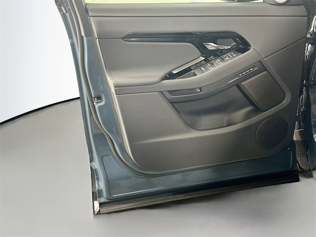 Certified 2025 Land Rover Range Rover Evoque Dynamic SE image 18