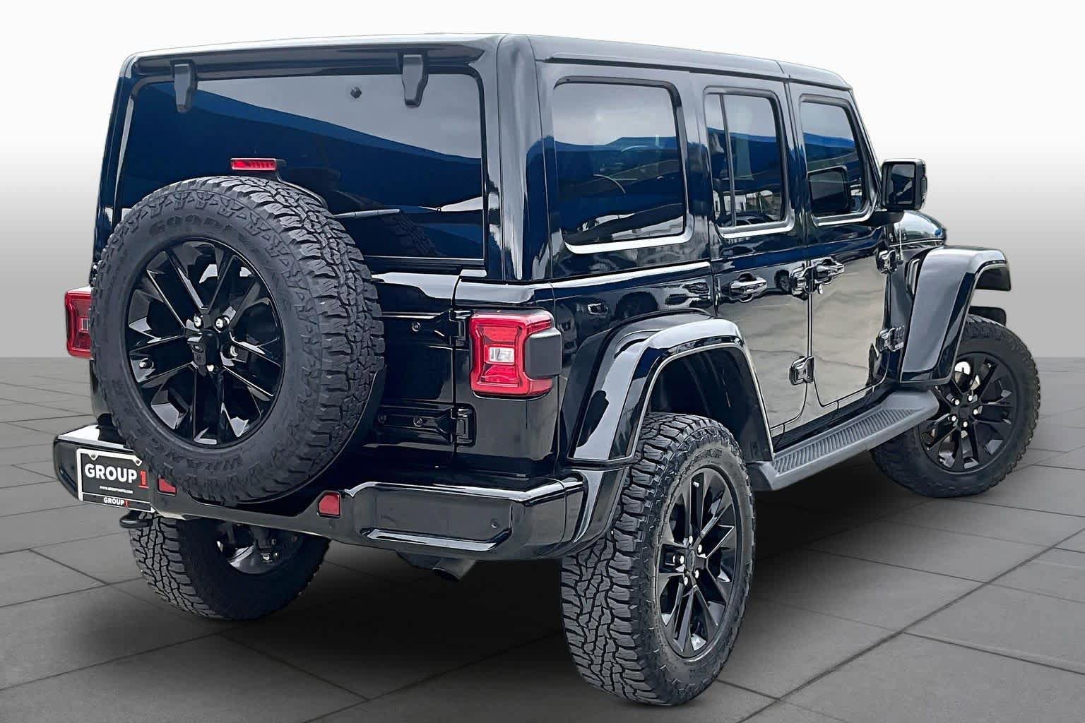 Used 2021 Jeep Wrangler Unlimited Sahara AWD/4WD image 13