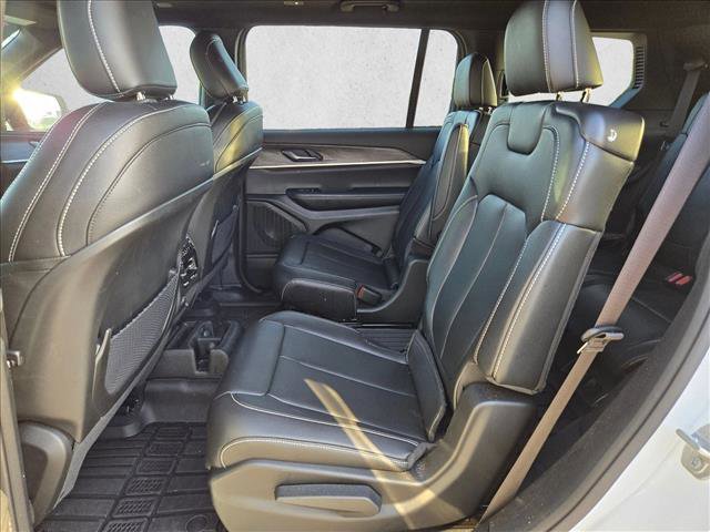 Used 2024 Jeep Grand Cherokee L Limited image 17