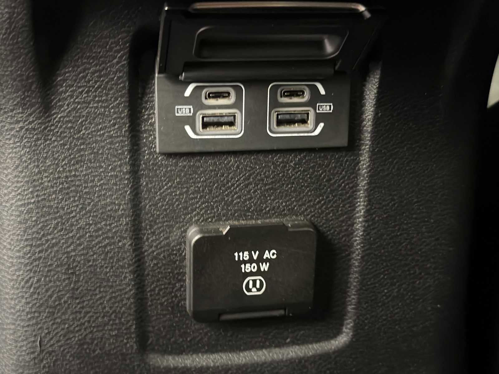 Used 2022 Jeep Wrangler Unlimited Sahara w/ Cold Weather Group image 24