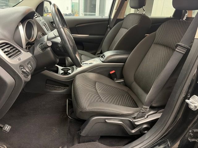 Used 2017 Dodge Journey SE w/ Flexible Seating Group image 14
