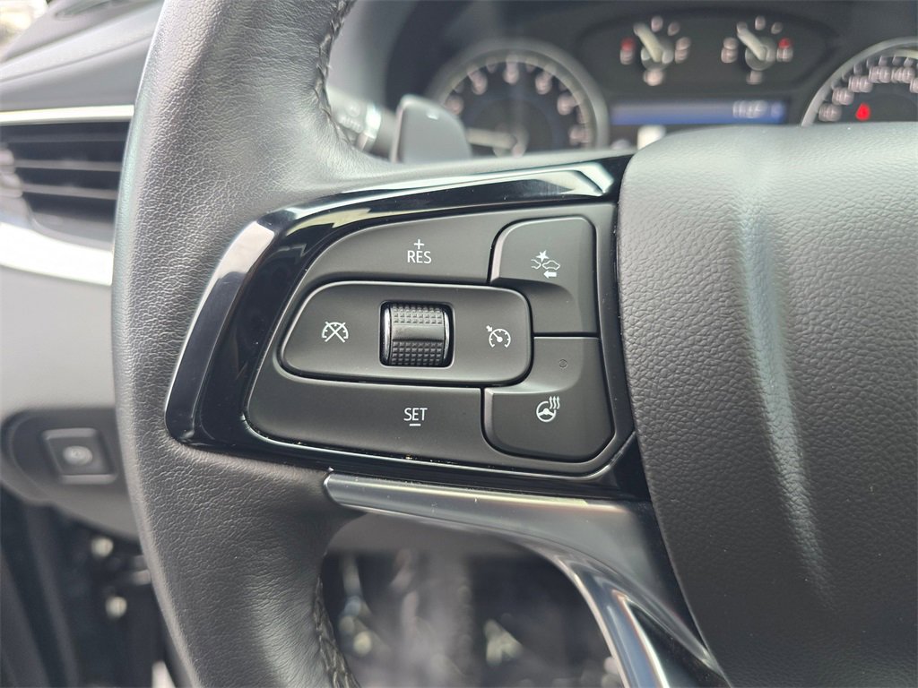 Used 2023 Buick Enclave Essence image 22