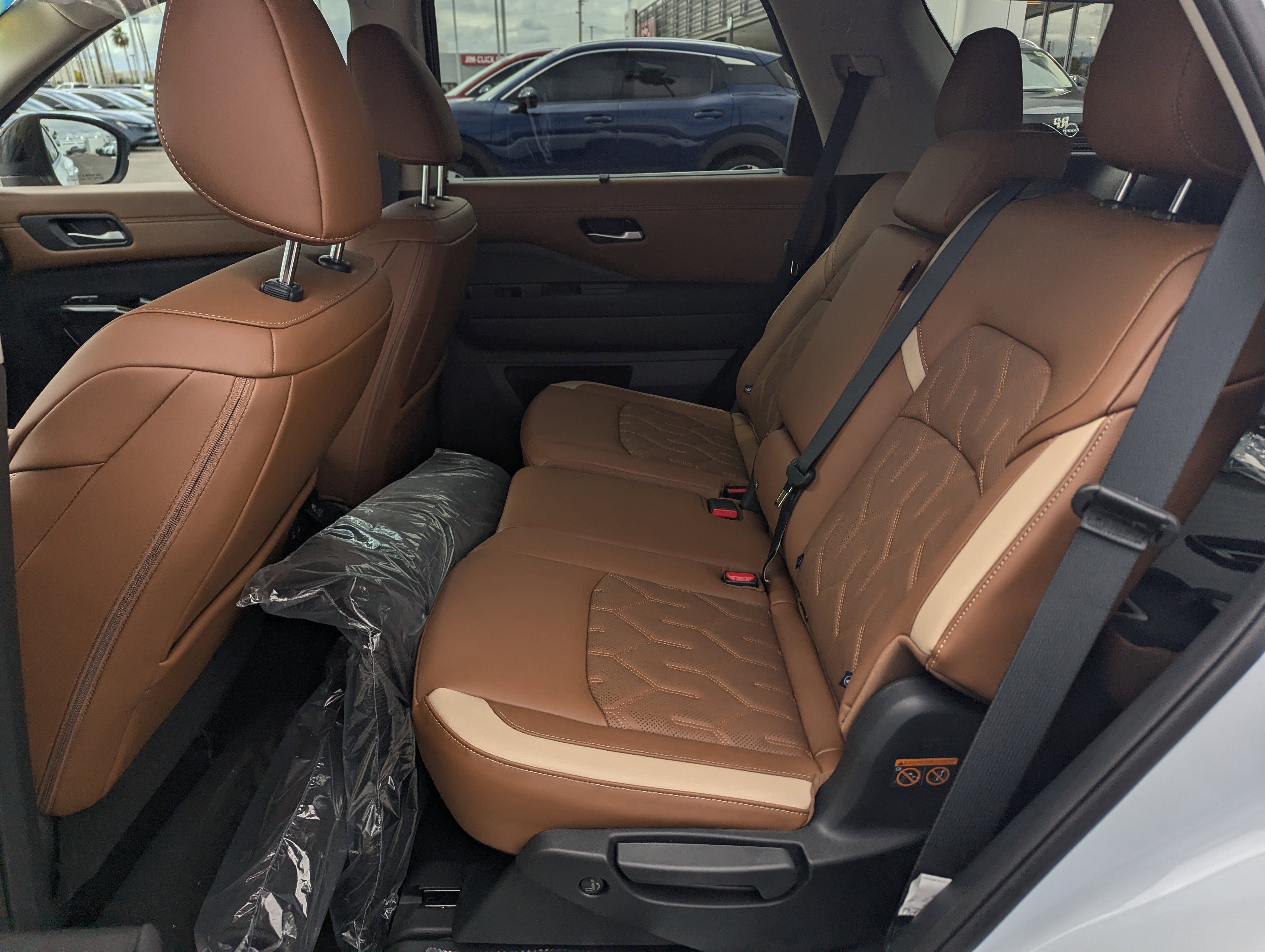 New 2026 Nissan Pathfinder Platinum image 8