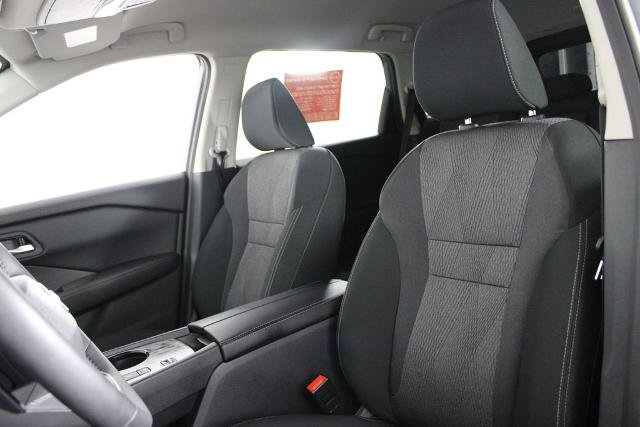 Certified 2026 Nissan Rogue SV FWD image 20