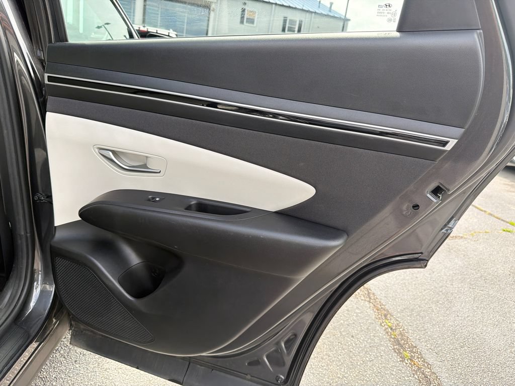 Used 2023 Hyundai Tucson SEL w/ Convenience Package FWD image 16