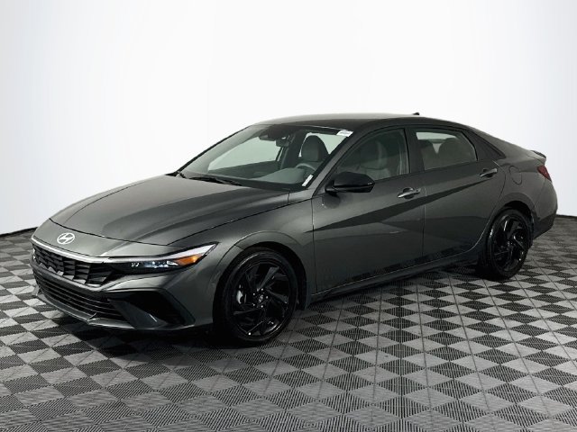 Used 2026 Hyundai Elantra Sport w/ Cargo Package FWD image 4