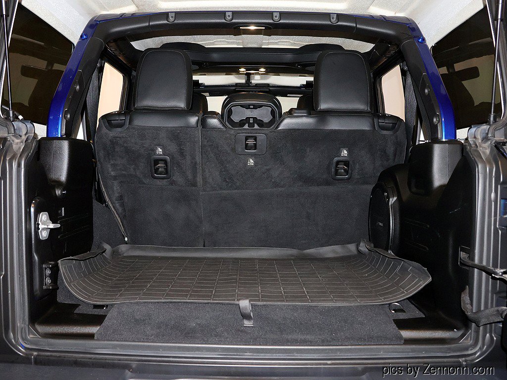 Used 2019 Jeep Wrangler Unlimited Sahara w/ Uconnect 4C Nav & Sound Group AWD/4WD image 27