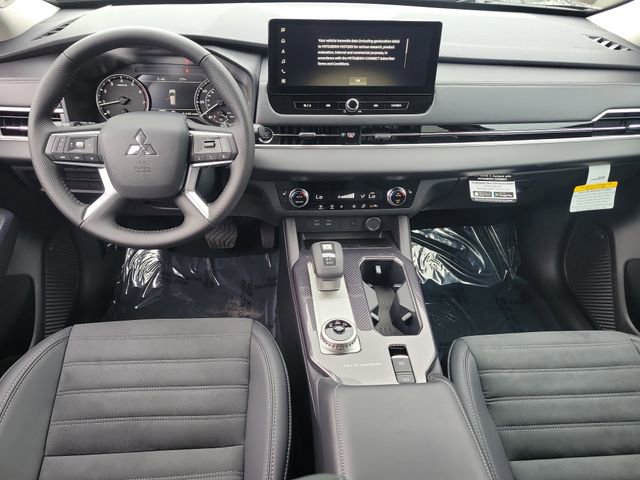 New 2025 Mitsubishi Outlander SE image 17