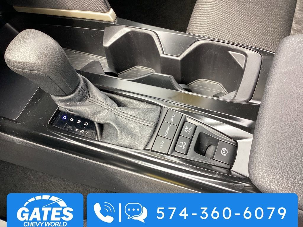 Used 2025 Toyota Camry LE FWD image 28