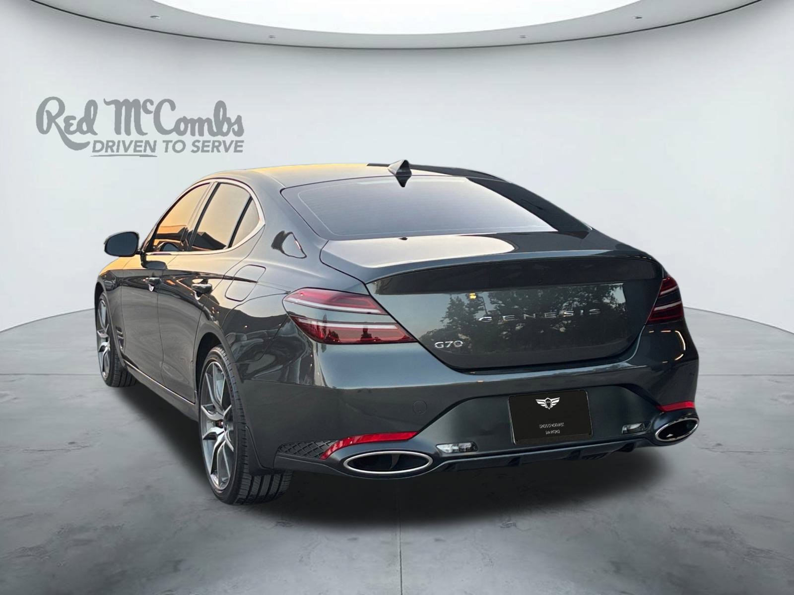 Used 2025 Genesis G70 2.5T image 3