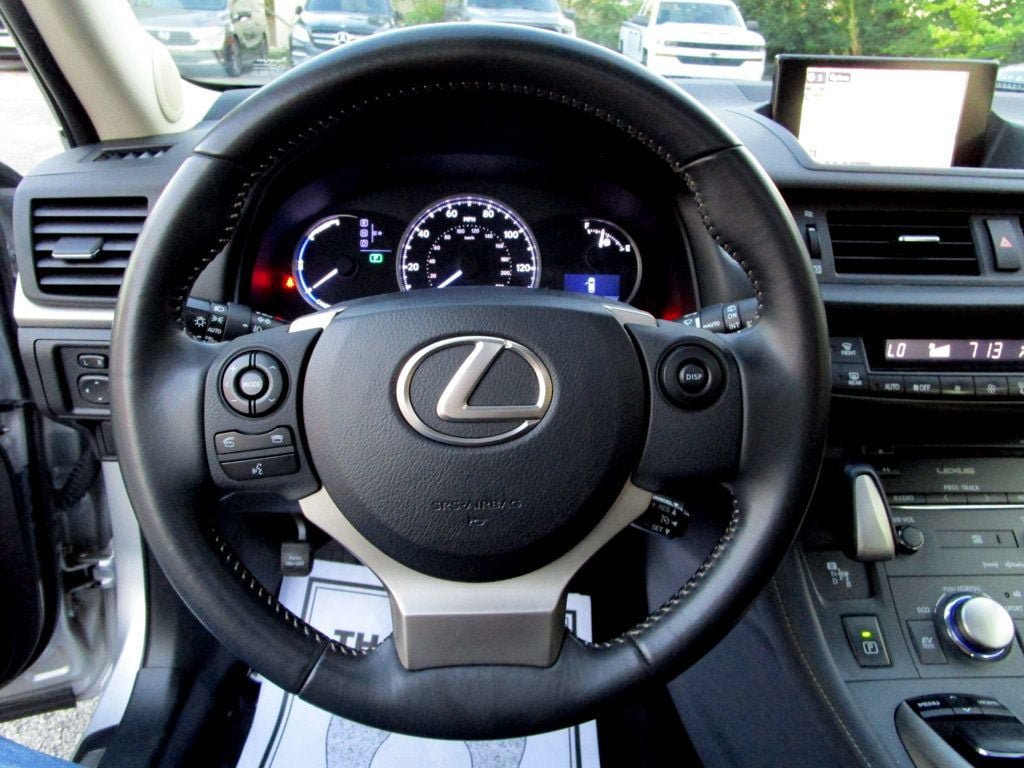 Used 2014 Lexus CT 200h FWD image 21