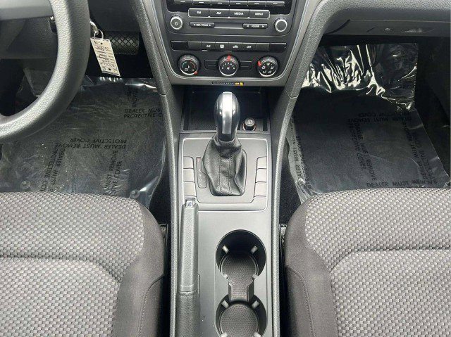 Used 2015 Volkswagen Passat 1.8T S image 13