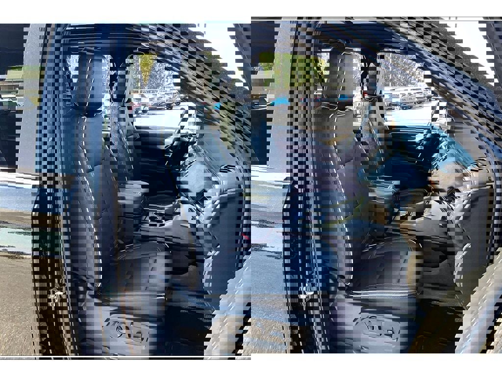 Used 2023 Chevrolet Tahoe Premier image 7