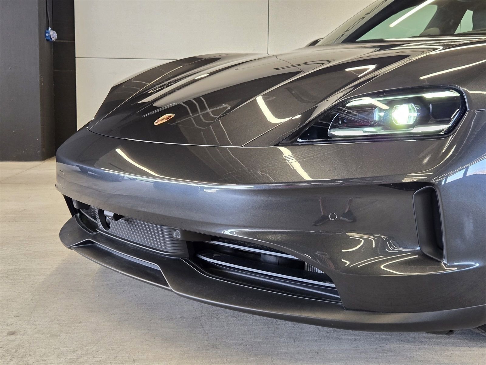 Used 2025 Porsche Taycan 4S image 23